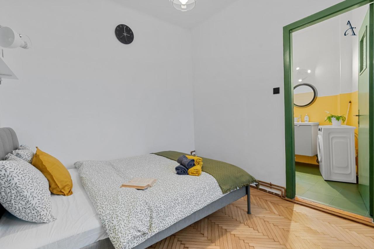 11 Apartments Bucharest Luaran gambar